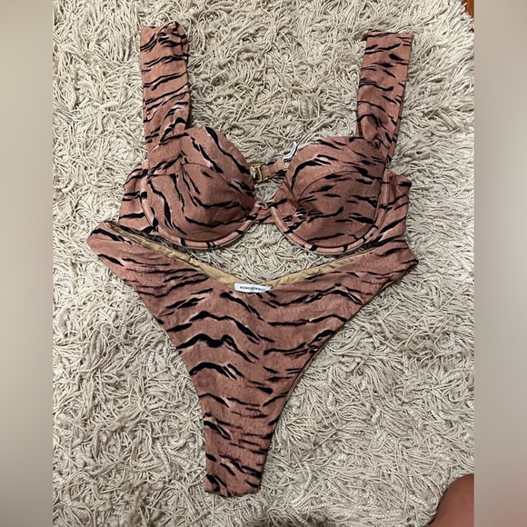 We Wore What Bikini - Picture 4 of 9